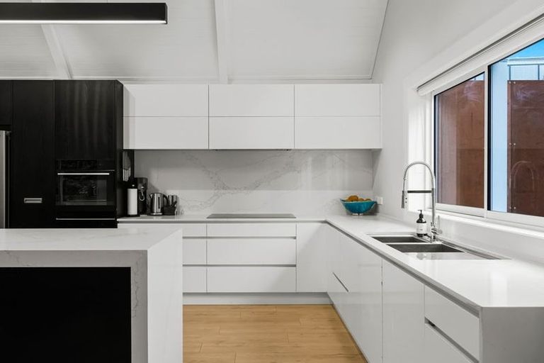 Photo of property in 21 Lloyd Avenue, Mount Albert, Auckland, 1025