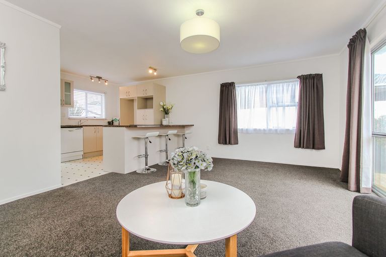 Photo of property in 1/55 Stottholm Road, Titirangi, Auckland, 0604