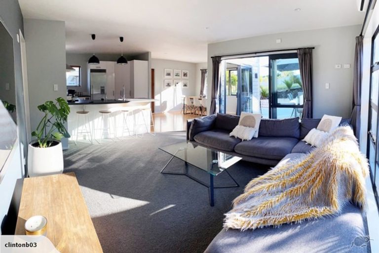 Photo of property in 24 Shadon Place, Stanmore Bay, Whangaparaoa, 0932