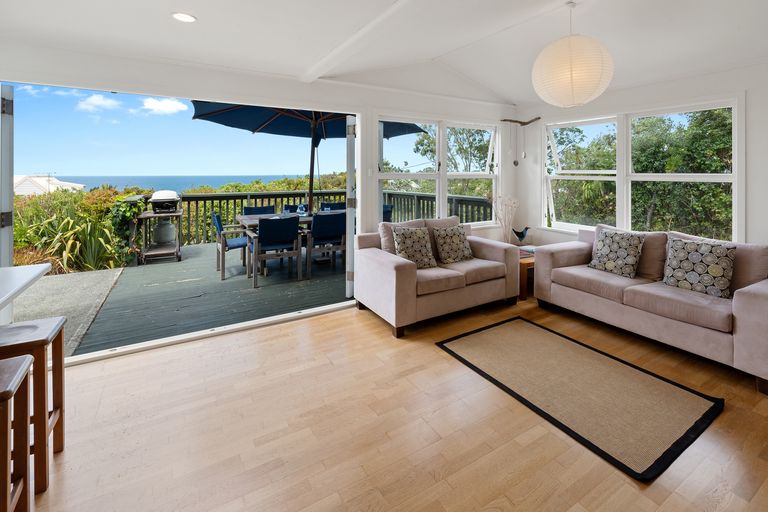 Photo of property in 3 Kowhai Terrace, Leigh, 0985