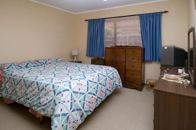 Photo of property in 2/9 Kallaroo Place, Botany Downs, Auckland, 2010