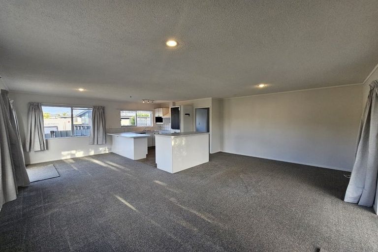 Photo of property in 1313 Papamoa Beach Road, Papamoa Beach, Papamoa, 3118