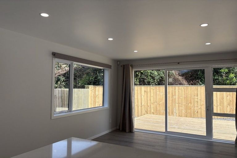Photo of property in 1/5 Tawa Terrace, Tawa, Wellington, 5028