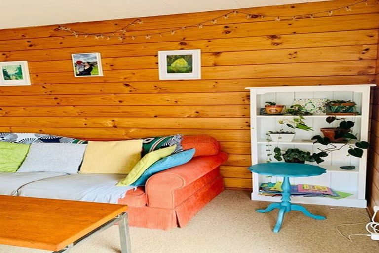 Photo of property in 2/72 Aeroview Drive, Beach Haven, Auckland, 0626