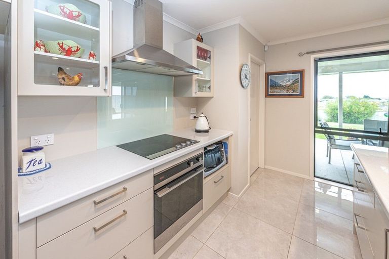 Photo of property in 33 Magnolia Crescent, Tawhero, Whanganui, 4501