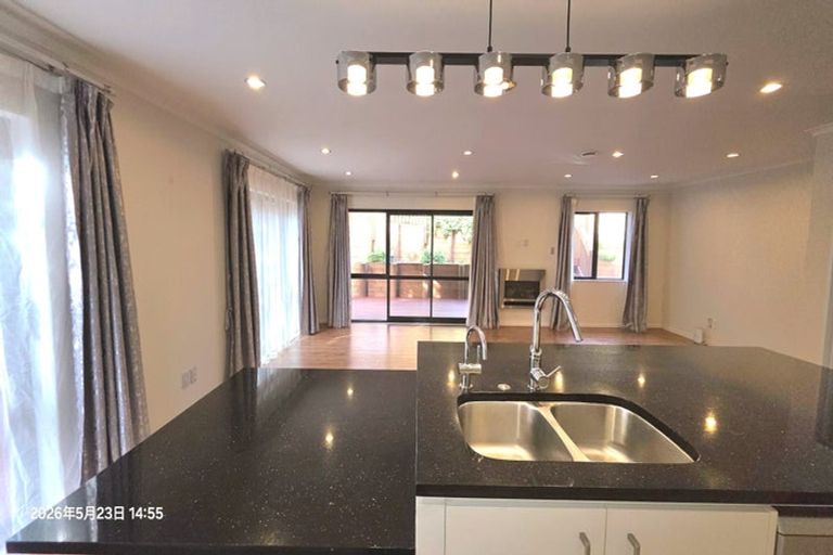 Photo of property in 35 Kilkelly Avenue, Pinehill, Auckland, 0632