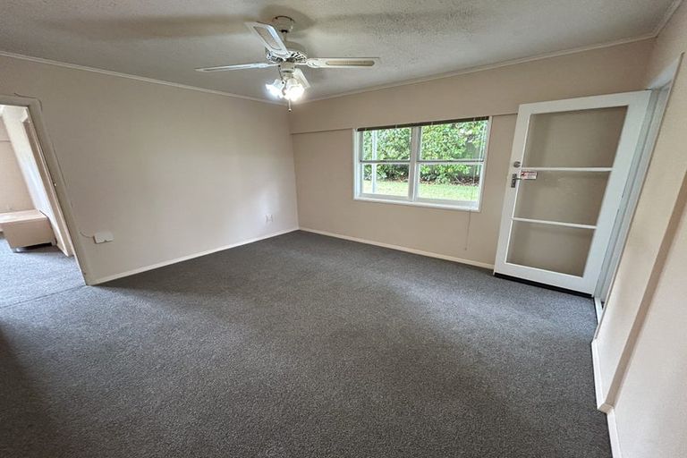 Photo of property in 220 Te Atatu Road, Te Atatu South, Auckland, 0610