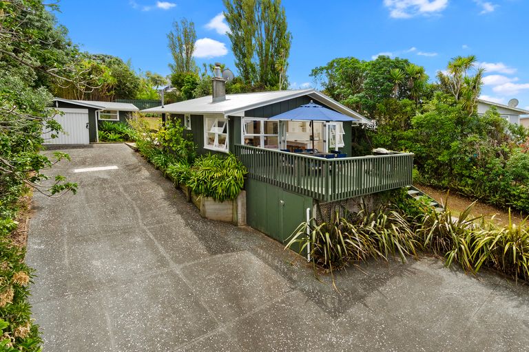 Photo of property in 3 Kowhai Terrace, Leigh, 0985