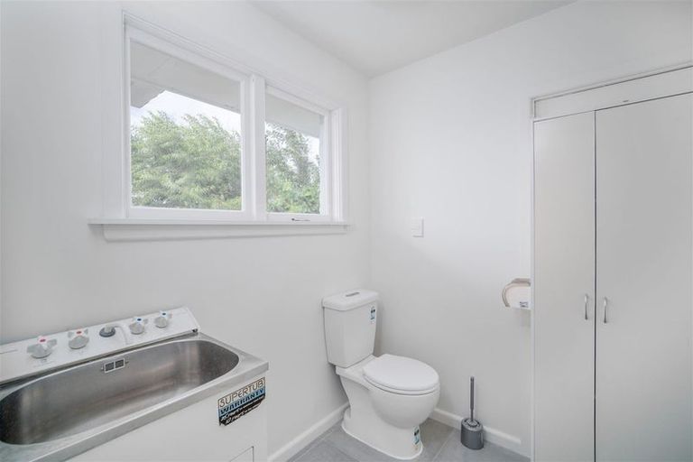 Photo of property in 53 Greendale Avenue, Avonhead, Christchurch, 8042