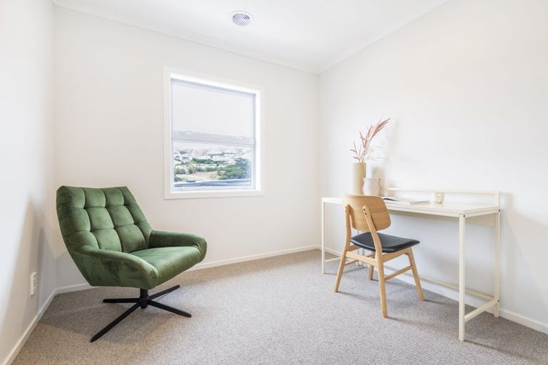 Photo of property in 27 Farnworth Terrace, Churton Park, Wellington, 6037