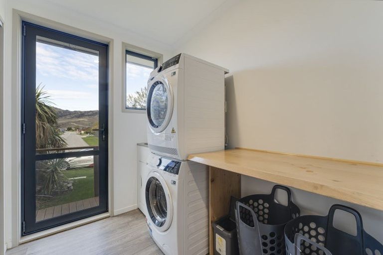 Photo of property in 21 Missy Crescent, Mount Pisa, Cromwell, 9383