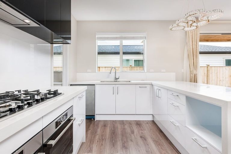 Photo of property in 24 Mackay Drive, Greenhithe, Auckland, 0632