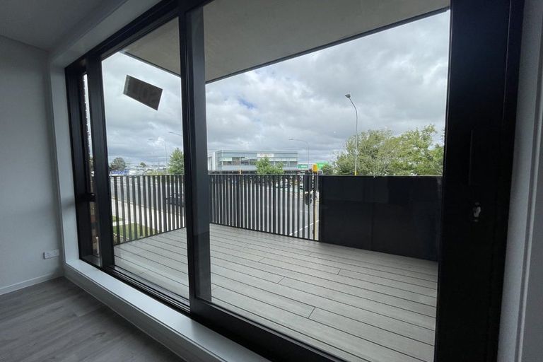 Photo of property in 104/2 Rauroa Lane, Hobsonville, Auckland, 0616