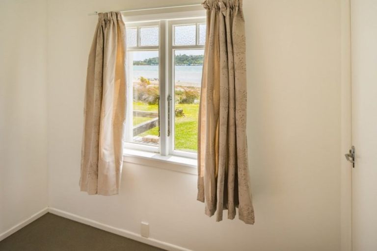 Photo of property in 57-59 Seaview Road, Paremata, Porirua, 5024