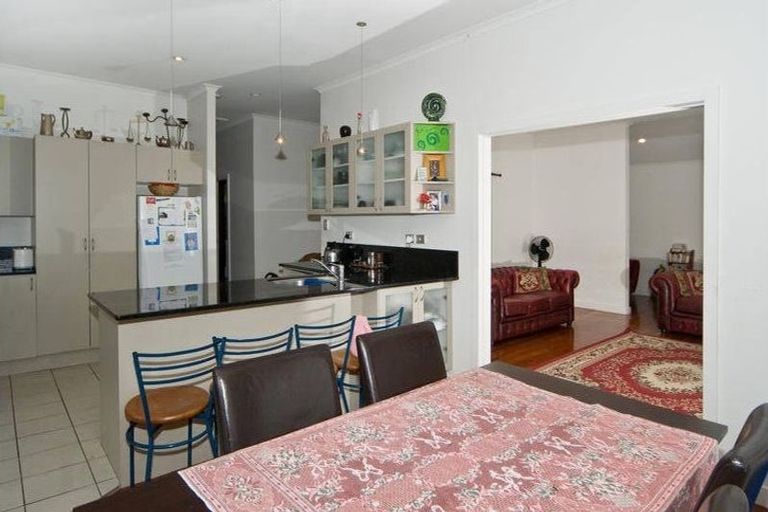 Photo of property in 1 Hinekohu Street, New Lynn, Auckland, 0600