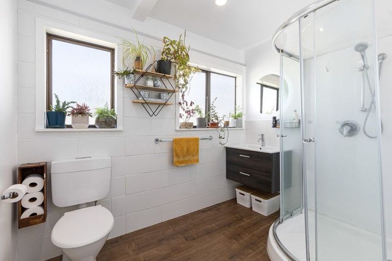 Photo of property in 2/26 Forest Hill Road, Henderson, Auckland, 0612