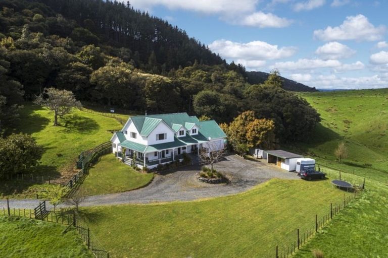 Photo of property in 187 Kimptons Road, Brookby, Manurewa, 2576