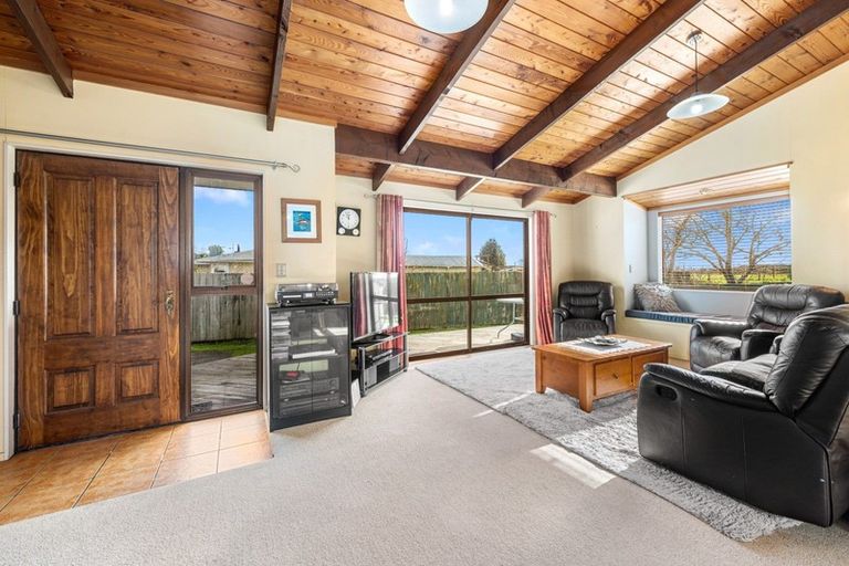 Photo of property in 17 Lee Road, Hannahs Bay, Rotorua, 3010