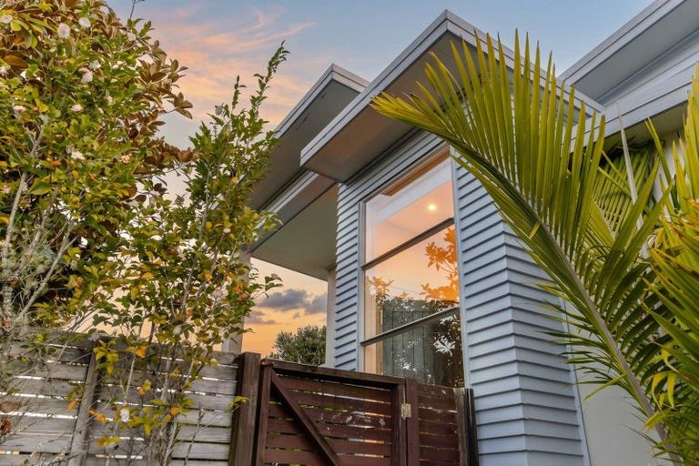 Photo of property in 124 Kyle Road, Greenhithe, Auckland, 0632