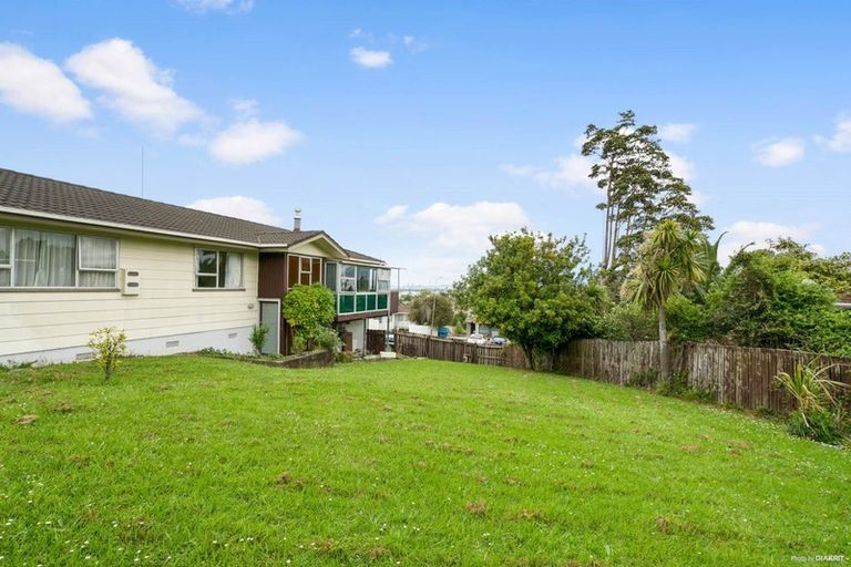 Photo of property in 3 Laurina Road, Sunnynook, Auckland, 0620