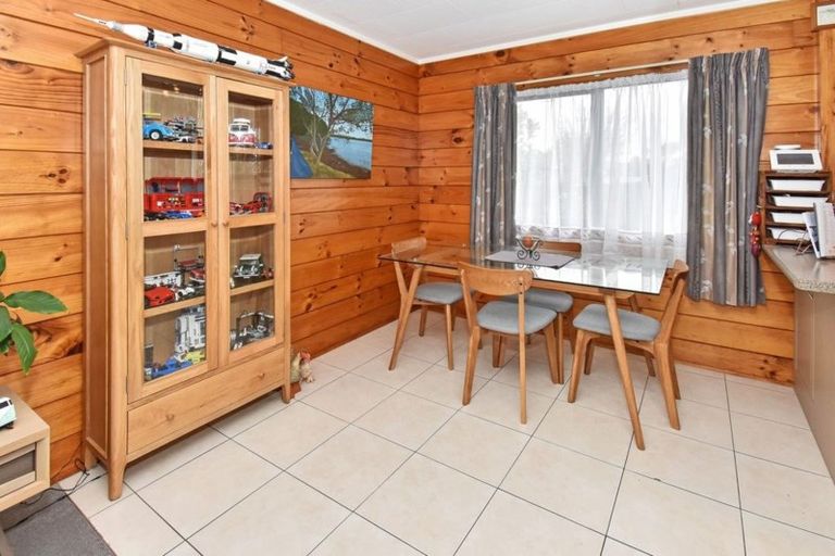 Photo of property in 156 Carnoustie Drive, Wattle Downs, Auckland, 2103