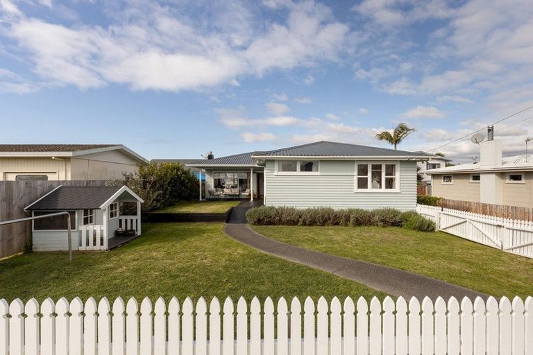 Photo of property in 8a Short Street, Otumoetai, Tauranga, 3110