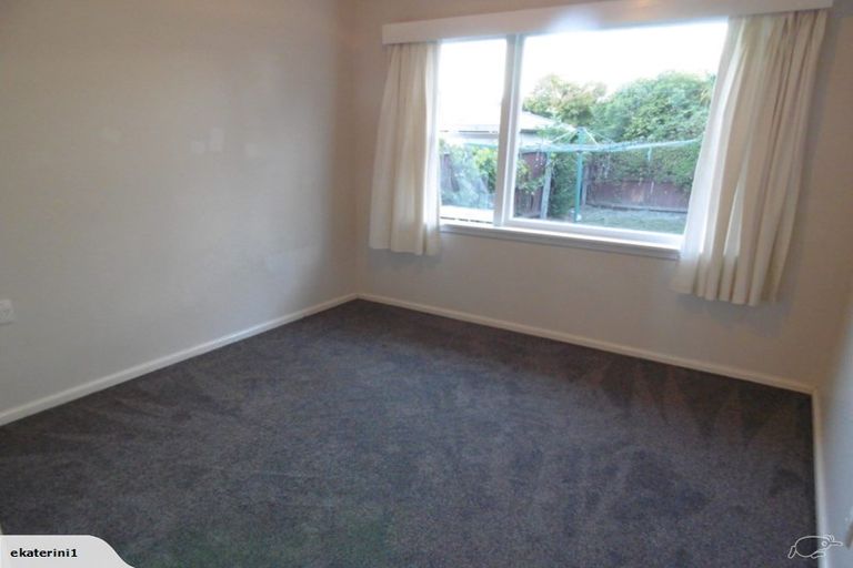 Photo of property in 1 Ambleside Drive, Burnside, Christchurch, 8053