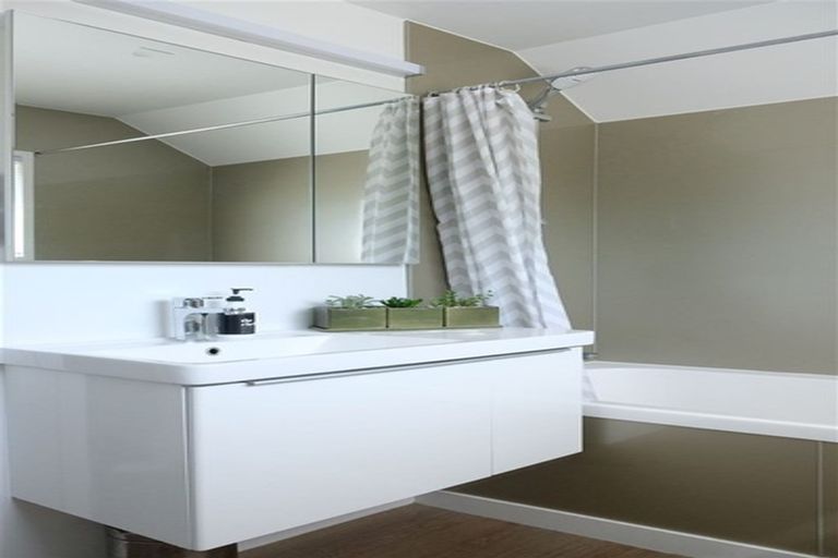 Photo of property in 130 Rossall Street, Merivale, Christchurch, 8014