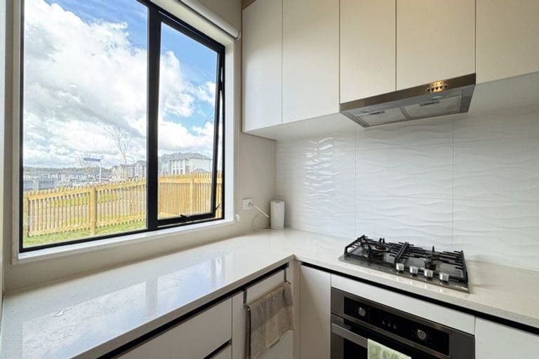 Photo of property in 2 Freshland Drive, Flat Bush, Auckland, 2019