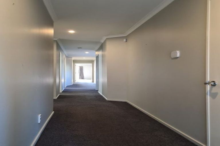 Photo of property in 253 Mark Avenue, Grenada Village, Wellington, 6037