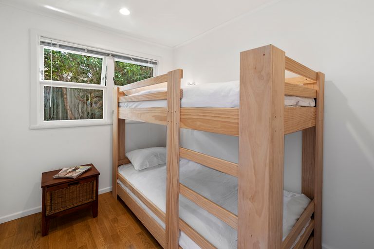 Photo of property in 3 Kowhai Terrace, Leigh, 0985