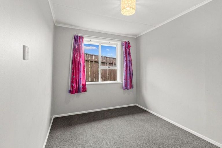 Photo of property in 73 Pohutukawa Place, Bell Block, New Plymouth, 4312
