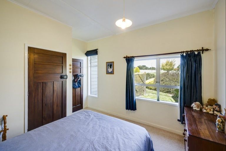 Photo of property in 32 Poukawa Road, Poukawa, Hastings, 4178