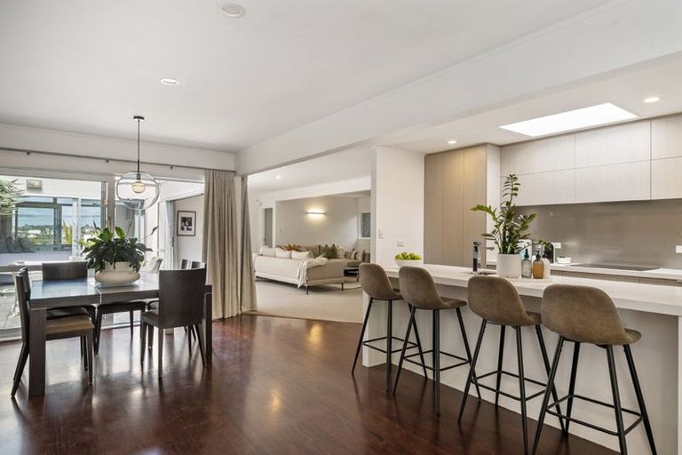 Photo of property in 473 Beach Road, Murrays Bay, Auckland, 0630