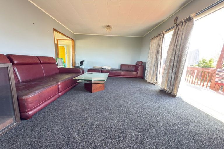 Photo of property in 15 Kereru Place, Half Moon Bay, Auckland, 2012