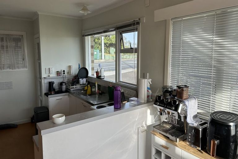 Photo of property in 1/177 Glenfield Road, Hillcrest, Auckland, 0627