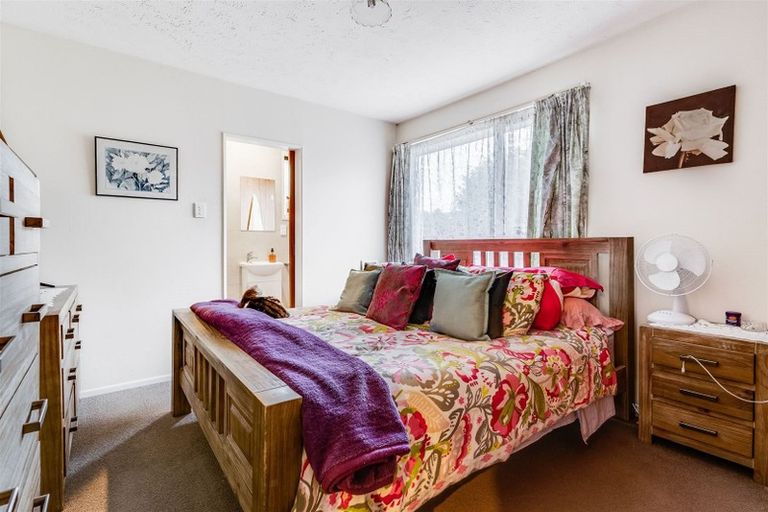 Photo of property in 70 Sarabande Avenue, Redwood, Christchurch, 8051