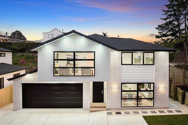 Photo of property in 11 Tawapou Close, Massey, Auckland, 0614