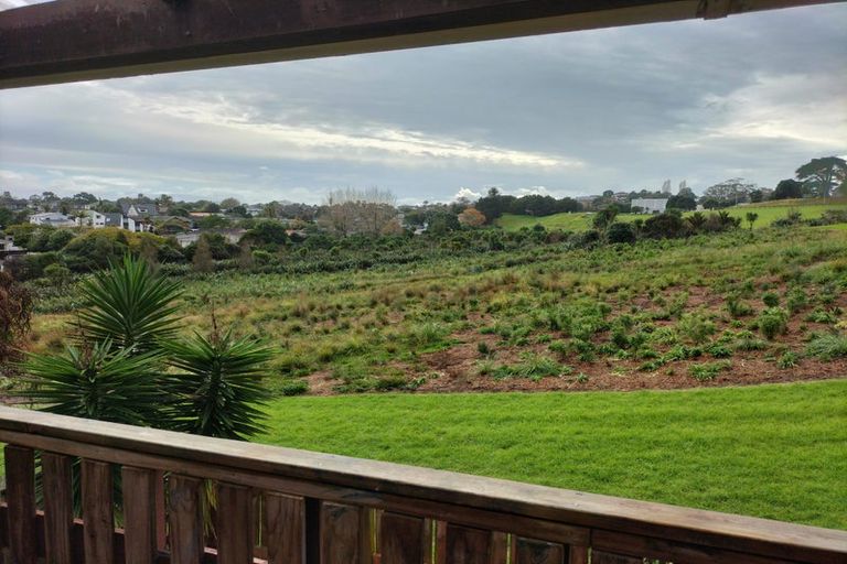 Photo of property in 1/47 Majesty Place, Half Moon Bay, Auckland, 2012