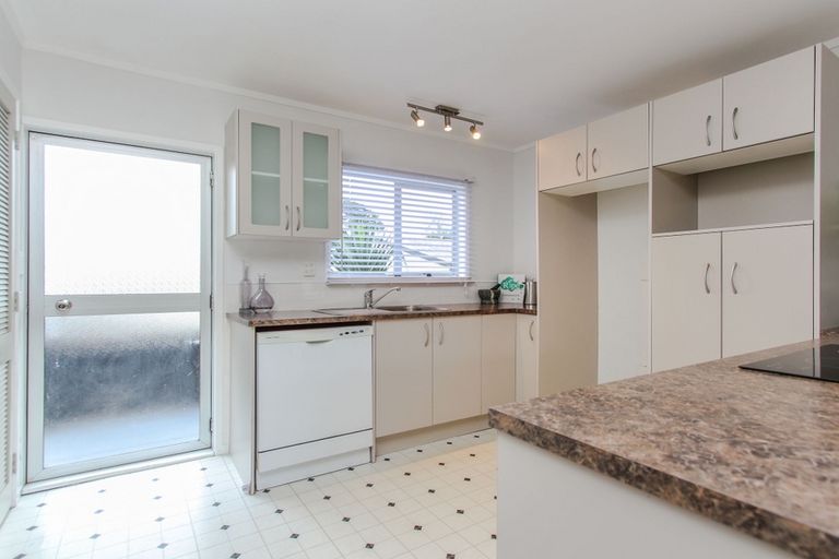 Photo of property in 1/55 Stottholm Road, Titirangi, Auckland, 0604