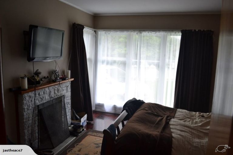 Photo of property in 30 Smythe Road, Henderson, Auckland, 0612