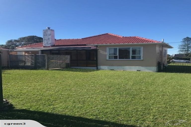 Photo of property in 22 Niccol Avenue, Narrow Neck, Auckland, 0624