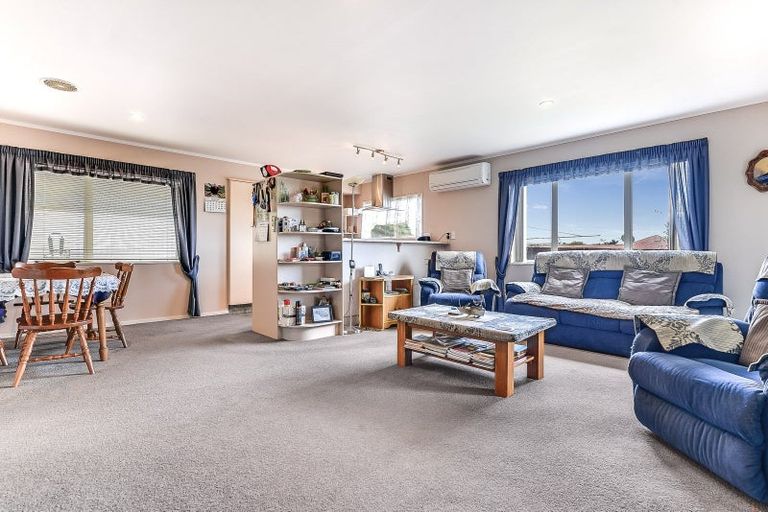 Photo of property in 30 Rosehill Place, Nawton, Hamilton, 3200