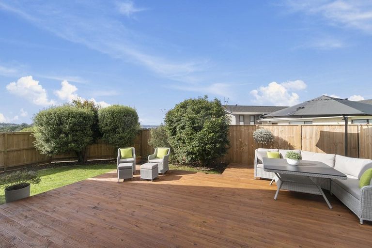 Photo of property in 15 White Heron Drive, Massey, Auckland, 0614