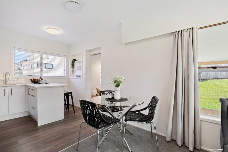 Photo of property in 2/13 Kathleen Street, Totara Vale, Auckland, 0627