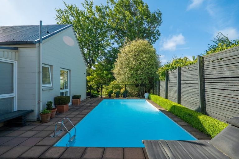 Photo of property in 166 Ilam Road, Ilam, Christchurch, 8041