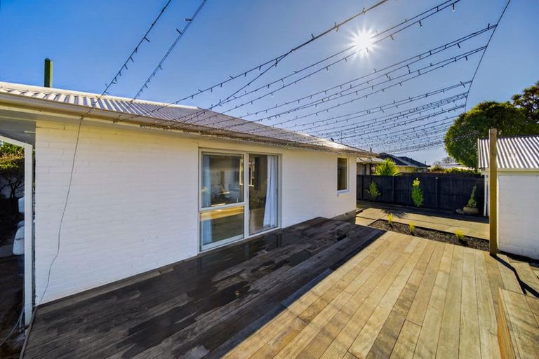 Photo of property in 4 Blossomdale Place, Bishopdale, Christchurch, 8053