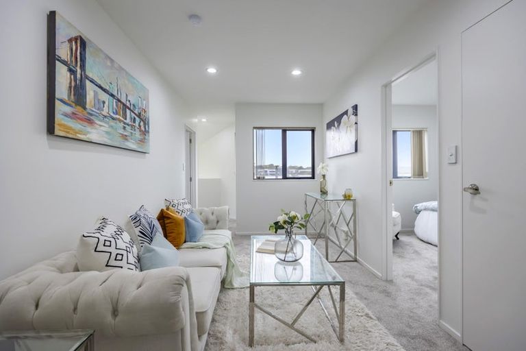 Photo of property in 3 Woodall Place, Totara Vale, Auckland, 0627