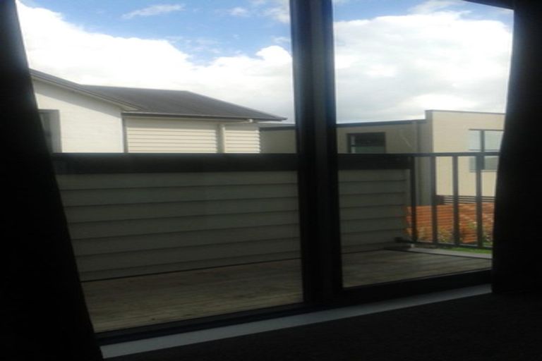 Photo of property in 53 Popokatea Drive, Takanini, 2112