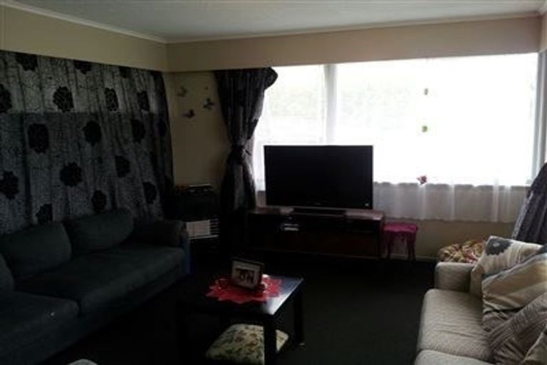 Photo of property in 7 Seaview Road, Glenfield, Auckland, 0629